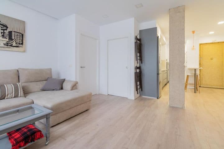 2 bedrooms apartment for rent in Pamplona, Spain - Image 9