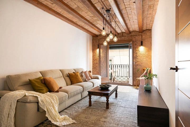 2 bedrooms apartment for rent in Gotic, Spain - Image 2