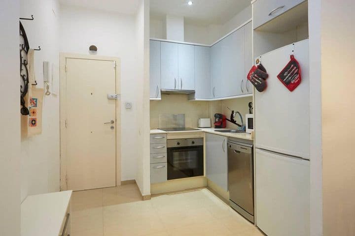 2 bedrooms apartment for rent in Ciutat Vella, Spain - Image 11