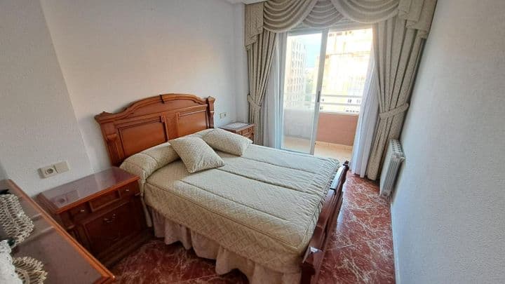 3 bedrooms apartment for rent in Distrito 4, Spain - Image 8