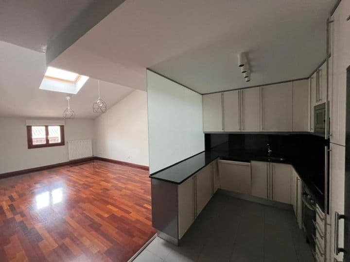 1 bedroom apartment for rent in Zaragoza, Spain - Image 3