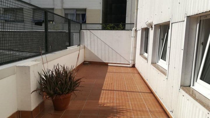 4 bedrooms apartment for rent in Santiago de Compostela, Spain - Image 3