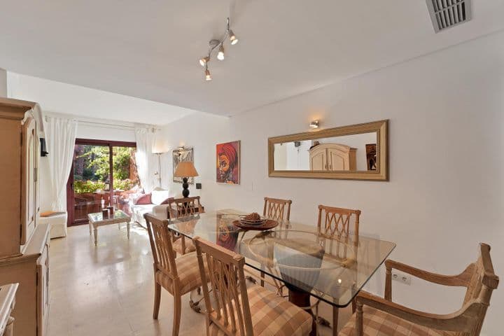 3 bedrooms apartment for rent in Marbella, Spain - Image 2