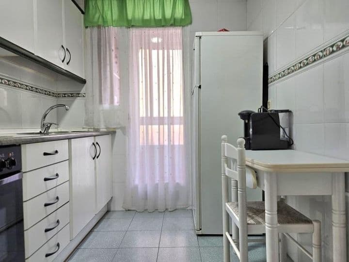 2 bedrooms apartment for rent in Albacete, Spain - Image 6