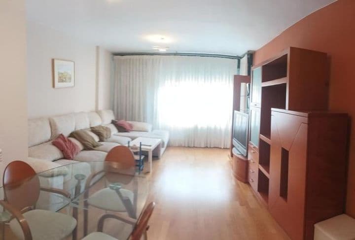 4 bedrooms apartment for rent in Zaragoza, Spain - Image 5