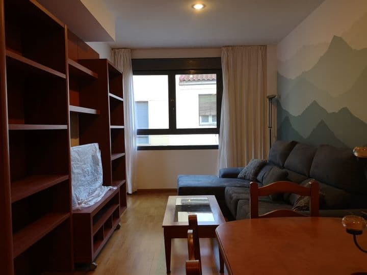 1 bedroom apartment for rent in Zaragoza, Spain - Image 4