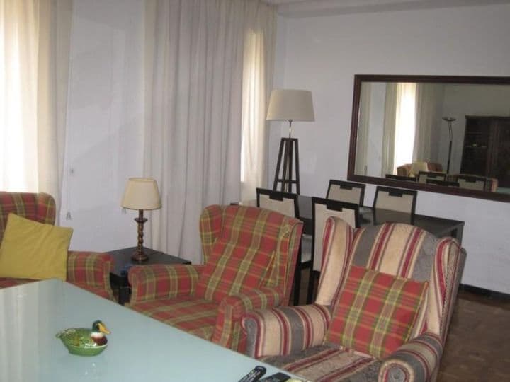 4 bedrooms apartment for rent in Vitoria-Gasteiz, Spain - Image 3