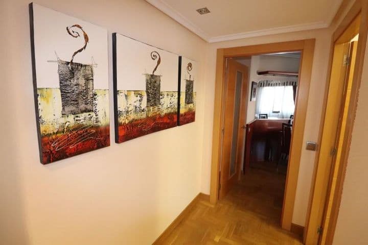 2 bedrooms apartment for rent in Gijon, Spain - Image 8