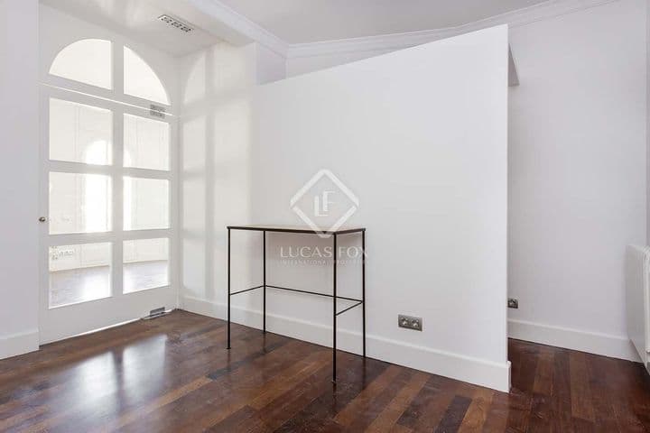 4 bedrooms apartment for rent in Barcelona, Spain - Image 8