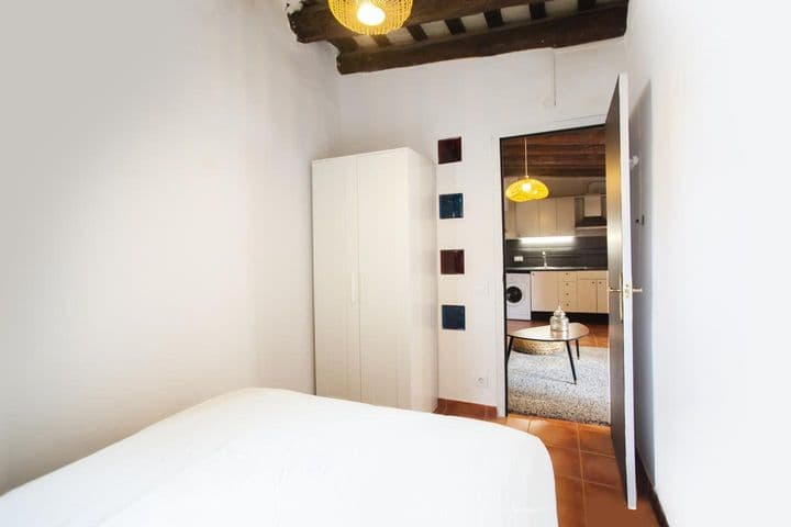 2 bedrooms apartment for rent in Ciutat Vella, Spain - Image 9