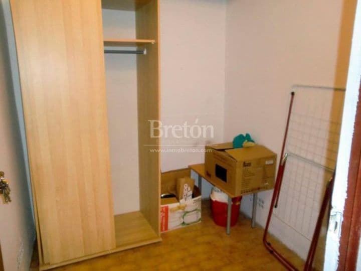 1 bedroom apartment for rent in Zaragoza, Spain - Image 11