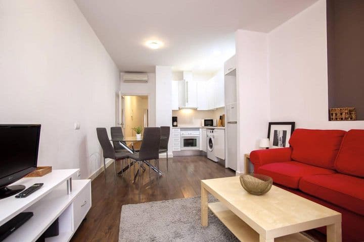 1 bedroom apartment for rent in Ciutat Vella, Spain - Image 3