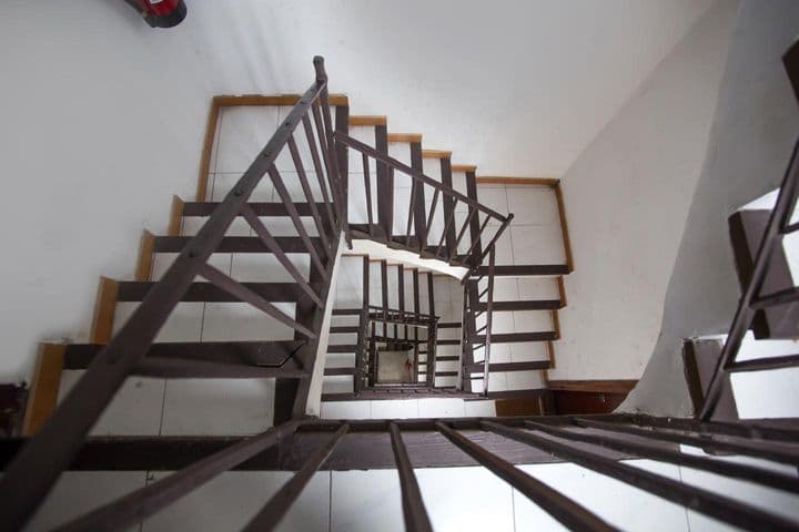 2 bedrooms apartment for rent in Ciutat Vella, Spain - Image 12