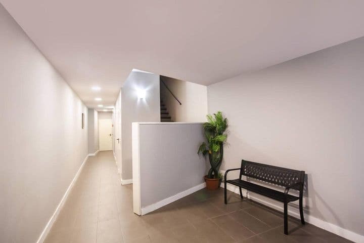 1 bedroom apartment for rent in Ciutat Vella, Spain - Image 7