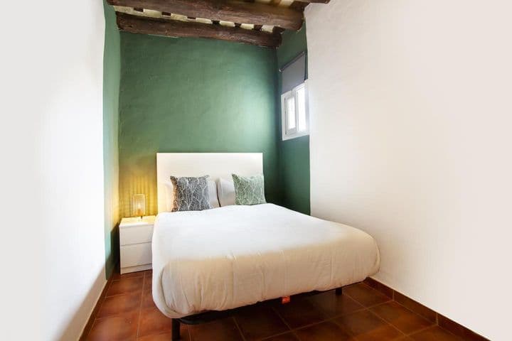 2 bedrooms apartment for rent in Ciutat Vella, Spain - Image 8