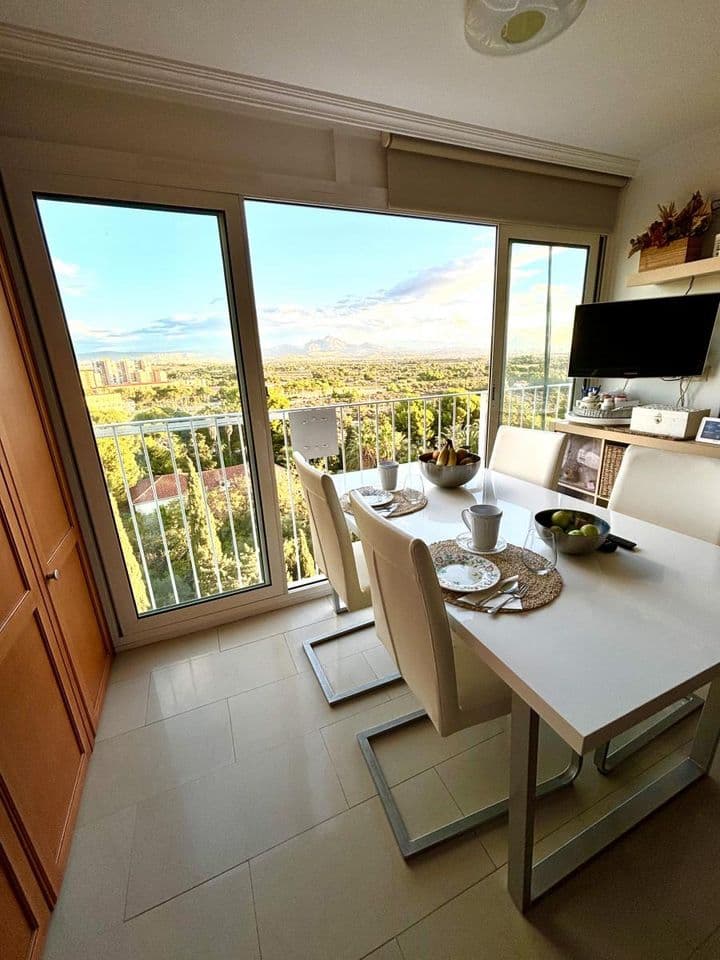 3 bedrooms apartment for sale in Distrito 4, Spain - Image 4