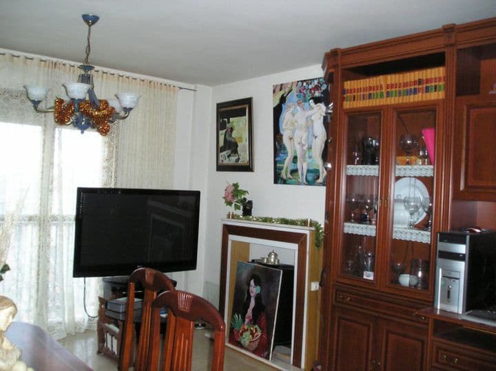 4 bedrooms apartment for sale in Zaragoza, Spain - Image 4