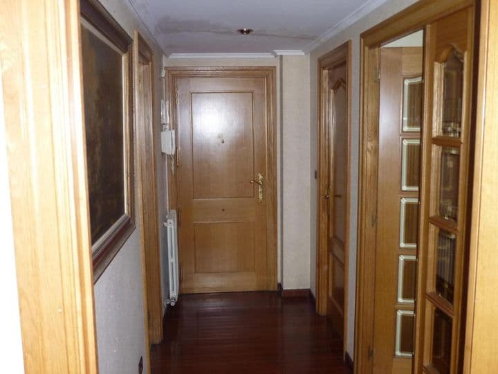 1 bedroom apartment for rent in Centro, Spain - Image 7