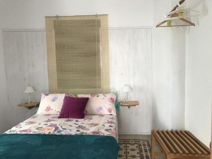 1 bedroom apartment for rent in Albaicin, Spain - Image 7