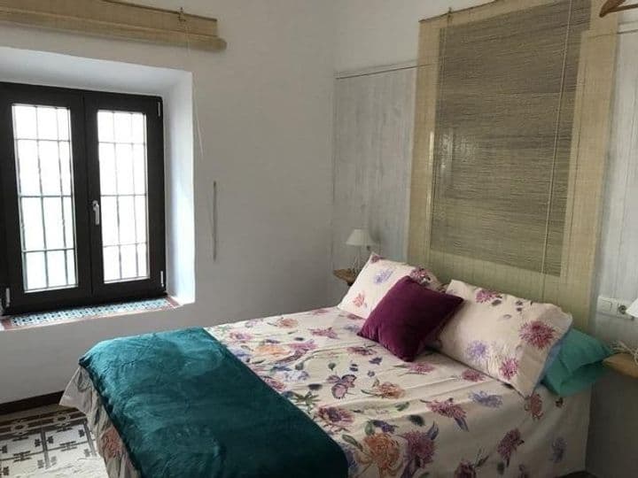 1 bedroom apartment for rent in Albaicin, Spain - Image 6