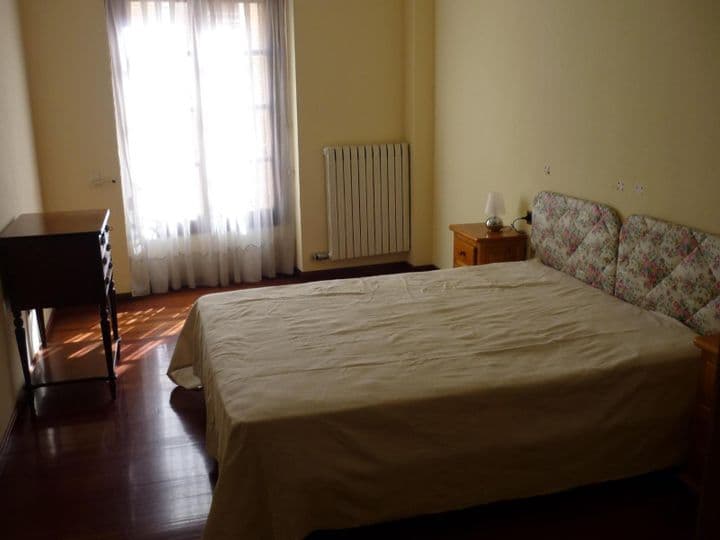 1 bedroom apartment for rent in Centro, Spain - Image 3