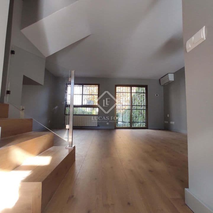 4 bedrooms house for rent in Madrid, Spain - Image 12