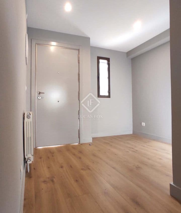 4 bedrooms house for rent in Madrid, Spain - Image 3