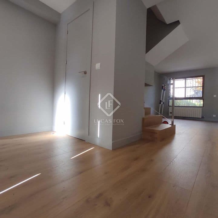 4 bedrooms house for rent in Madrid, Spain - Image 5