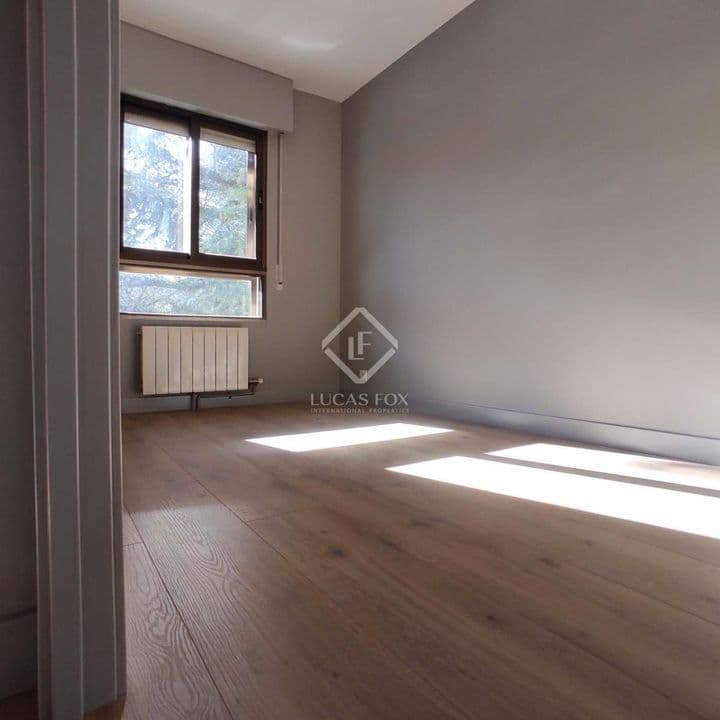 4 bedrooms house for rent in Madrid, Spain - Image 7