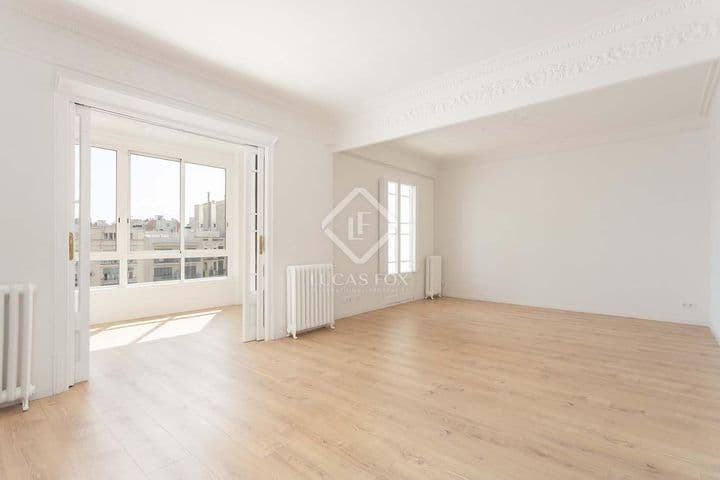 3 bedrooms apartment for rent in Barcelona, Spain - Image 3