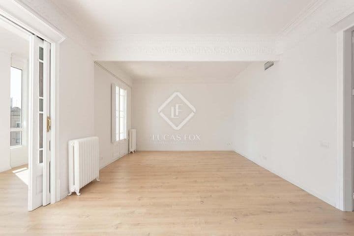 3 bedrooms apartment for rent in Barcelona, Spain - Image 5