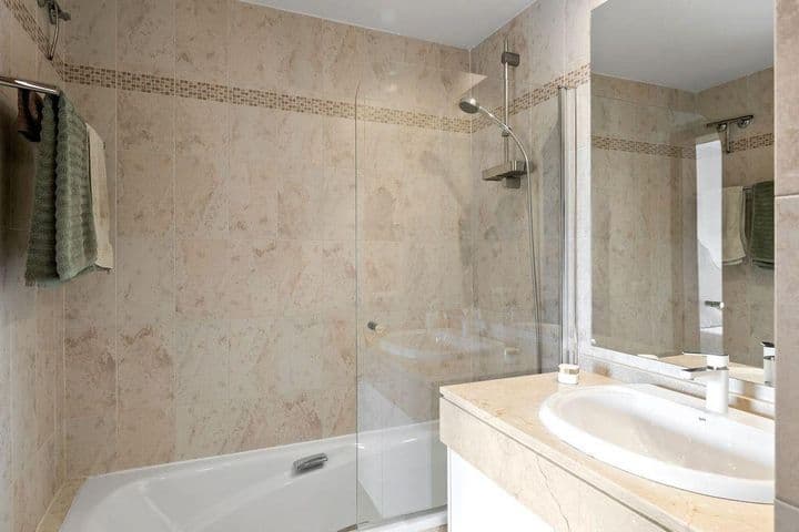 2 bedrooms apartment for rent in Selwo, Spain - Image 12