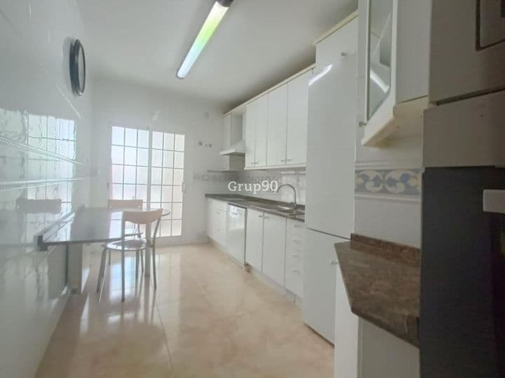 4 bedrooms apartment for rent in Lleida, Spain - Image 3