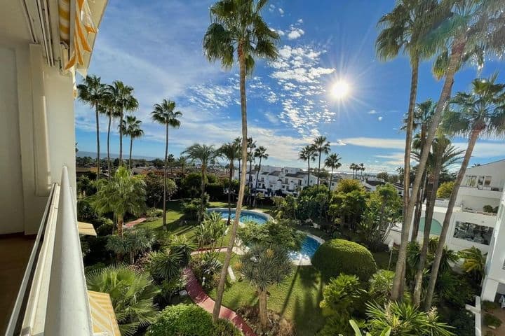 2 bedrooms apartment for rent in Estepona, Spain