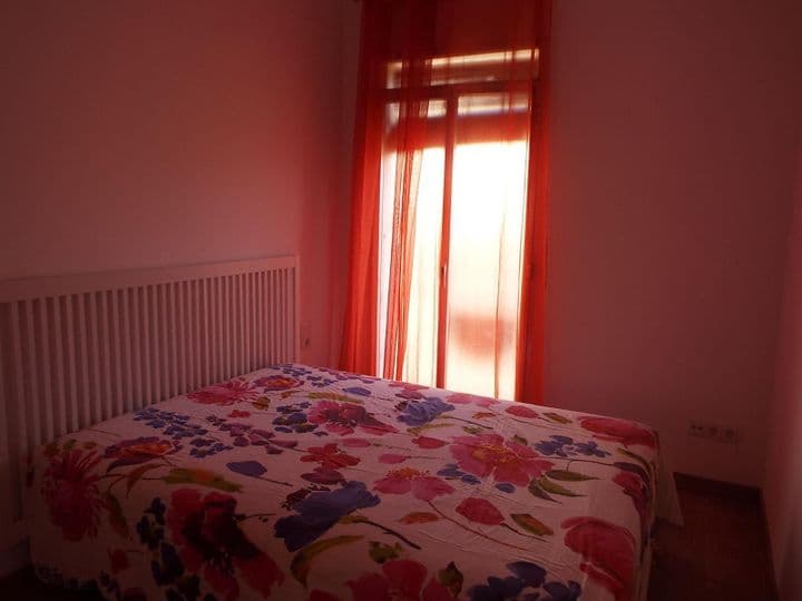 1 bedroom apartment for rent in Ciutat Vella, Spain - Image 11