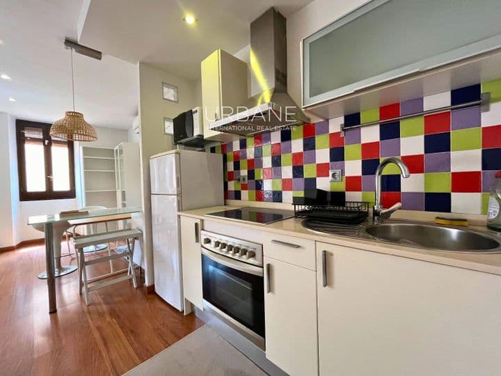 1 bedroom apartment for sale in Ciutat Vella, Spain - Image 7