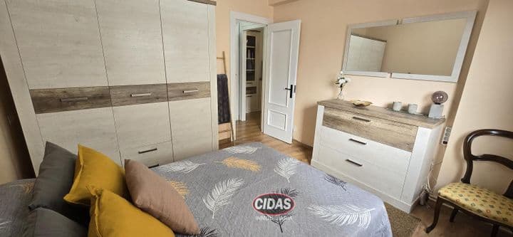 1 bedroom apartment for rent in Oviedo, Spain - Image 10