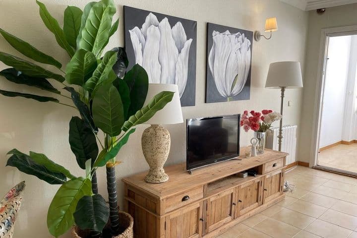 2 bedrooms apartment for rent in Estepona, Spain - Image 4