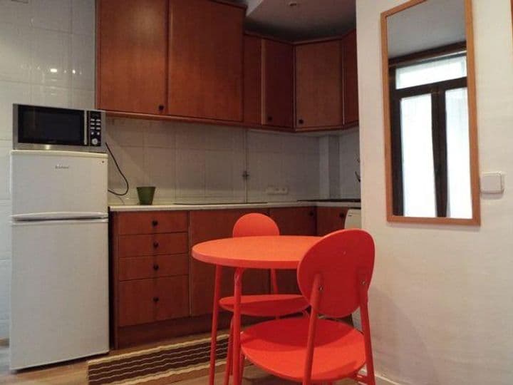 1 bedroom apartment for rent in Barcelona, Spain - Image 2