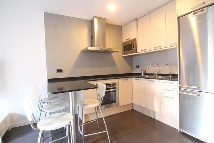 2 bedrooms apartment for rent in Sants-Montjuic, Spain - Image 3