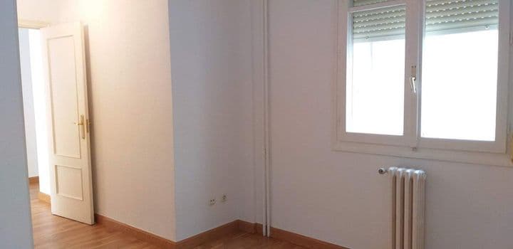 3 bedrooms apartment for rent in Valladolid, Spain - Image 12