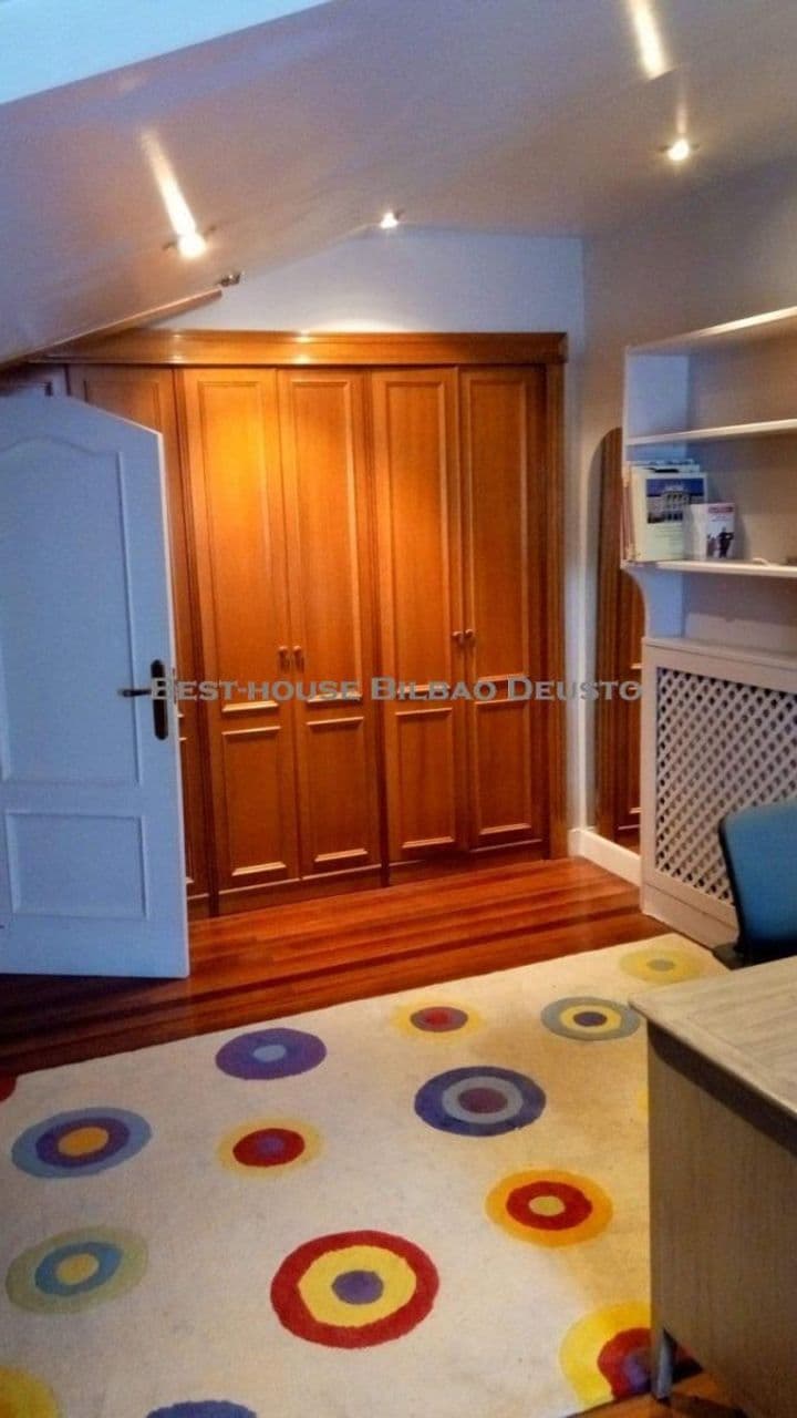 4 bedrooms apartment for rent in Bilbao, Spain - Image 5