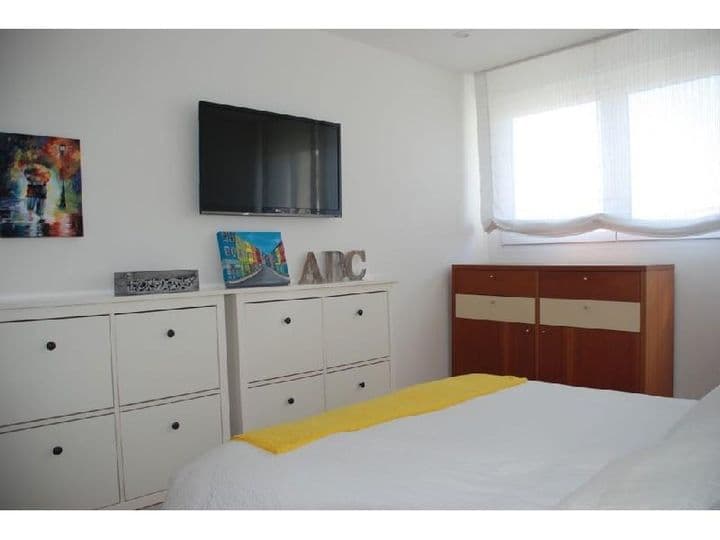 2 bedrooms apartment for rent in Santander, Spain - Image 8