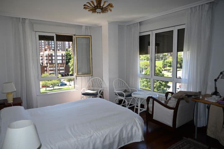 2 bedrooms apartment for rent in Santander, Spain - Image 8