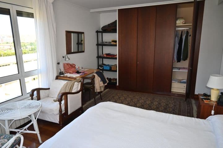 2 bedrooms apartment for rent in Santander, Spain - Image 9