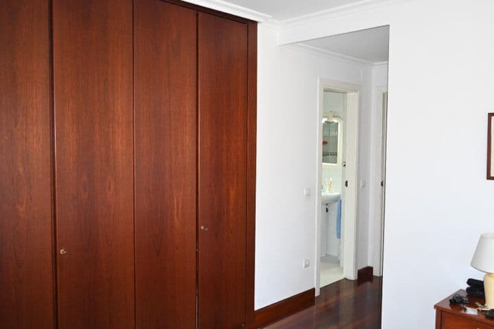 2 bedrooms apartment for rent in Santander, Spain - Image 10