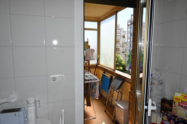 2 bedrooms apartment for rent in Santander, Spain - Image 4