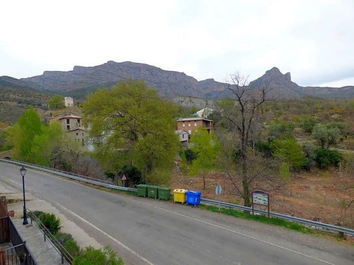 2 bedrooms apartment for rent in Huesca, Spain - Image 6