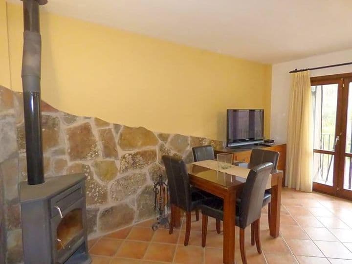 2 bedrooms apartment for rent in Huesca, Spain - Image 4