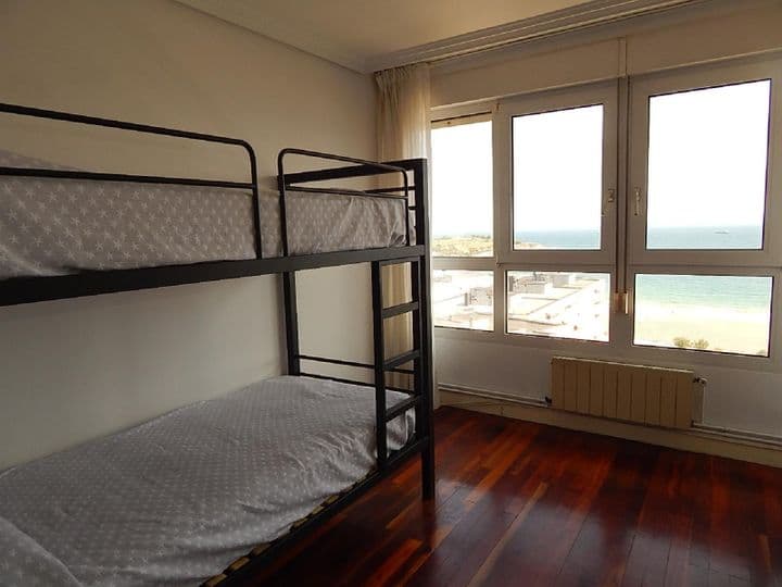 2 bedrooms apartment for rent in Santander, Spain - Image 4